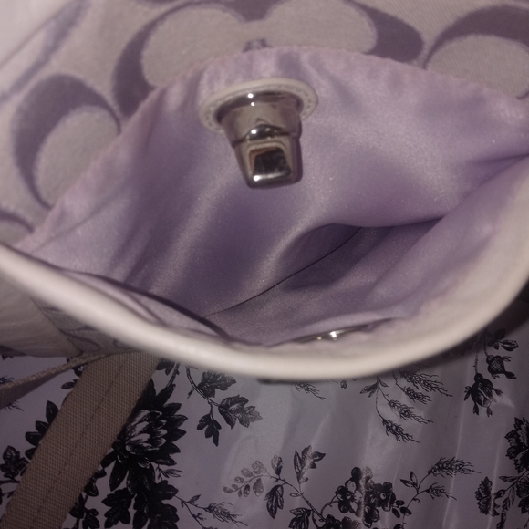 Coach purse - Picture 4 of 9